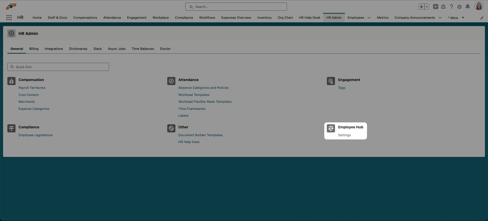 Option Im Abschnitt Employee Hub auf Settings in Benutzerdefinierte Domäneneinstellungen für den Employee Hub hervorgehoben