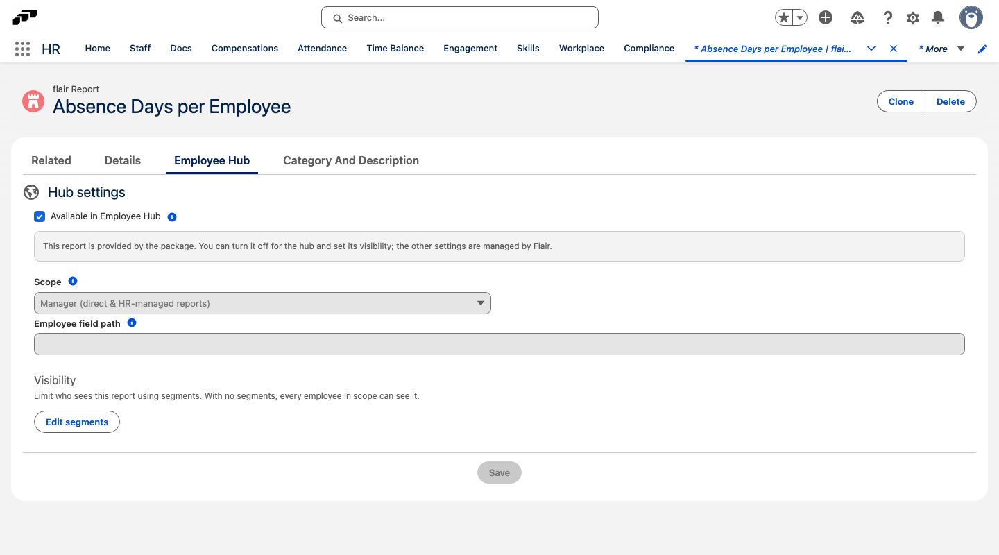 Der Tab Employee Hub eines paketierten flair Reports mit ausgewählter Option Im Employee Hub verfügbar, den Feldern Bereich und Mitarbeiter-Feldpfad sowie den Sichtbarkeitssegmenten