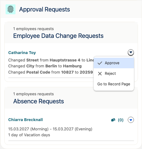 Die Karte Anfragen zu genehmigen auf HR Home mit den Abschnitten Änderungsanfragen für Mitarbeiterdaten und Abwesenheitsanfragen und einem geöffneten Aktionsmenü mit Genehmigen, Ablehnen und Geh zur Records Seite