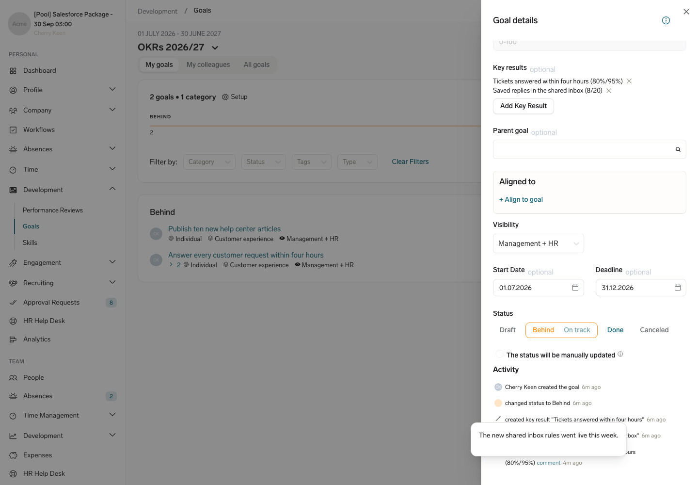 Der Abschnitt Aktivität der Seitenleiste Zieldetails mit einer Statusänderung, Key-Result-Einträgen und dem geöffneten Kommentar-Popover bei einer Key-Result-Aktualisierung