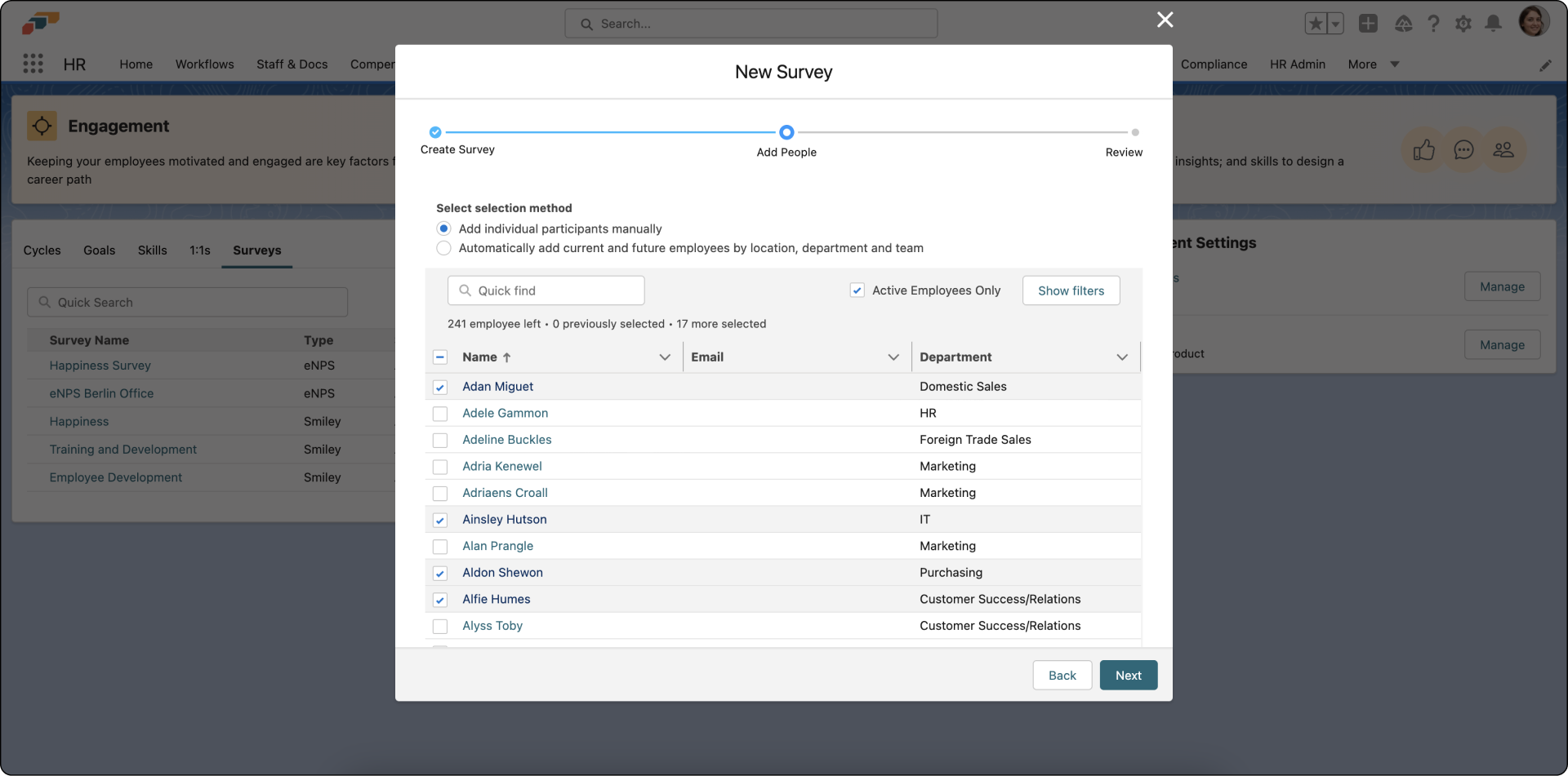 Hinzufügen von Teilnehmern zu einer Engagement-Umfrage